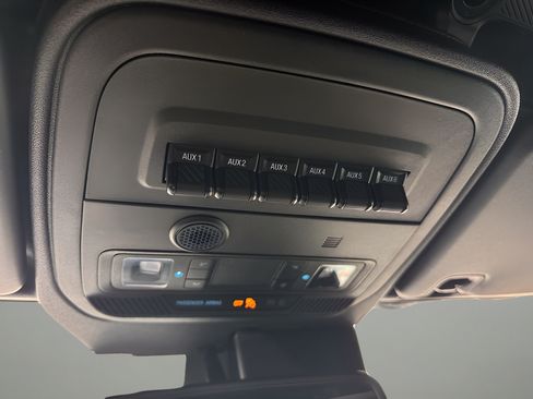 Used 2022 Ford Bronco Wildtrak AWD/4WD image 24