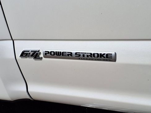 Used 2019 Ford F250 Lariat w/ Chrome Package image 7