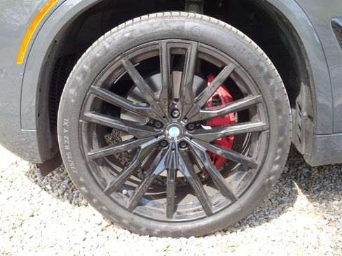 Used 2025 BMW X5 xDrive40i w/ Executive Package image 9