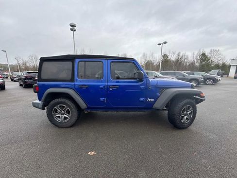 Used 2019 Jeep Wrangler Unlimited Sport S image 3