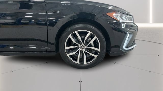 Used 2026 Volkswagen Jetta SE FWD image 21