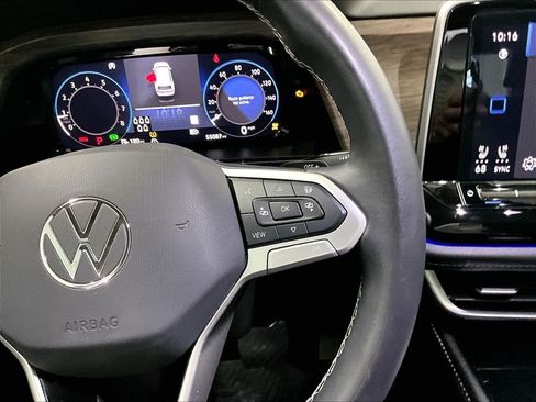 Used 2024 Volkswagen Atlas SEL AWD/4WD image 25