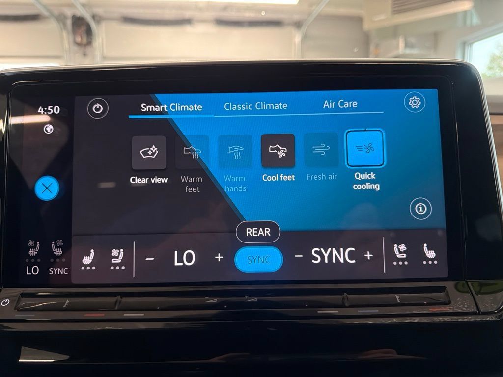 Used 2024 Volkswagen Atlas SE AWD/4WD image 64