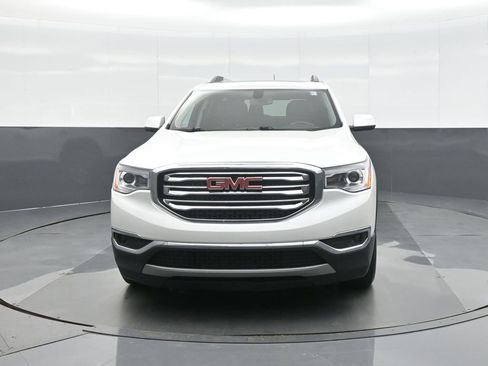 Used 2018 GMC Acadia SLT image 2