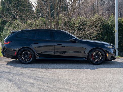 Used 2025 BMW M5 Touring w/ M Driver's Package image 5