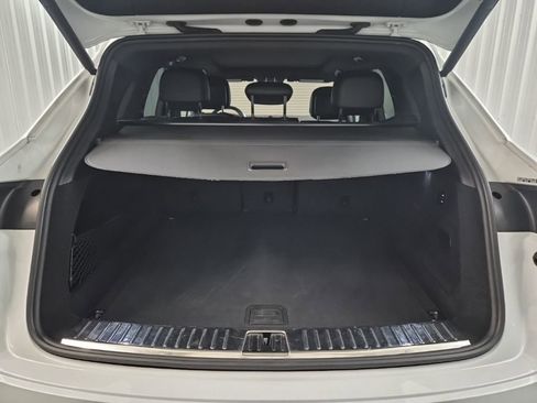 Used 2022 Porsche Cayenne S image 22