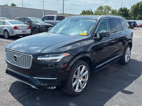 Used 2018 Volvo XC90 T6 Inscription w/ Convenience Package AWD/4WD image 2