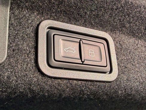 Used 2025 Audi A6 Premium Plus w/ Premium Plus Package image 44