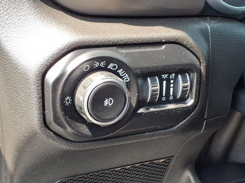 Used 2018 Jeep Wrangler Unlimited Sport S AWD/4WD image 21