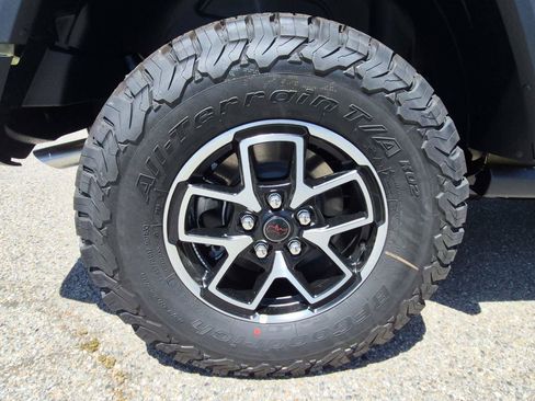 Used 2026 Jeep Wrangler Rubicon AWD/4WD image 12