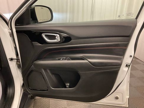 Used 2024 Jeep Compass Trailhawk image 25