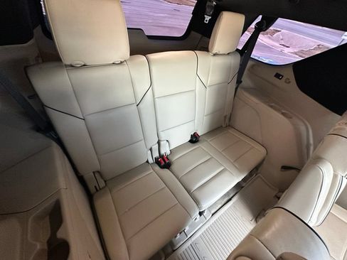 Used 2023 Cadillac Escalade Premium Luxury w/ LPO, Illumination Package RWD image 27