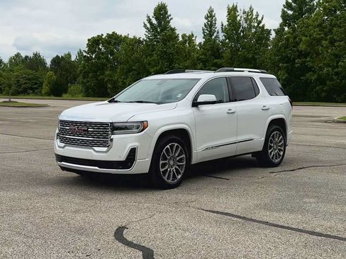 Used 2023 GMC Acadia Denali w/ Denali Ultimate Package AWD/4WD image 4
