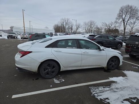 Used 2021 Hyundai Elantra SEL image 4