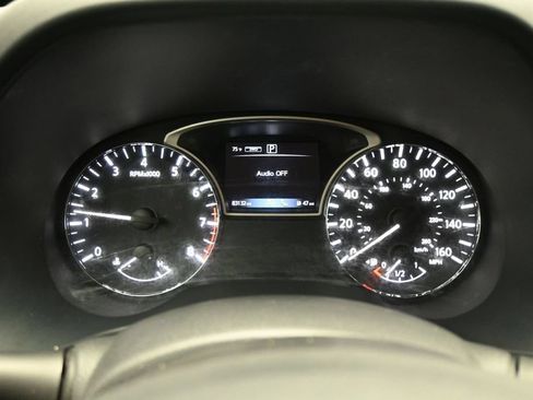 Used 2020 Nissan Pathfinder SL AWD/4WD image 18