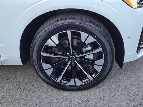 New 2026 Volvo XC60 B5 Plus w/ Climate Package image 9