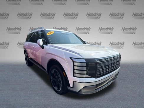 Used 2026 Hyundai Palisade Limited FWD image 2