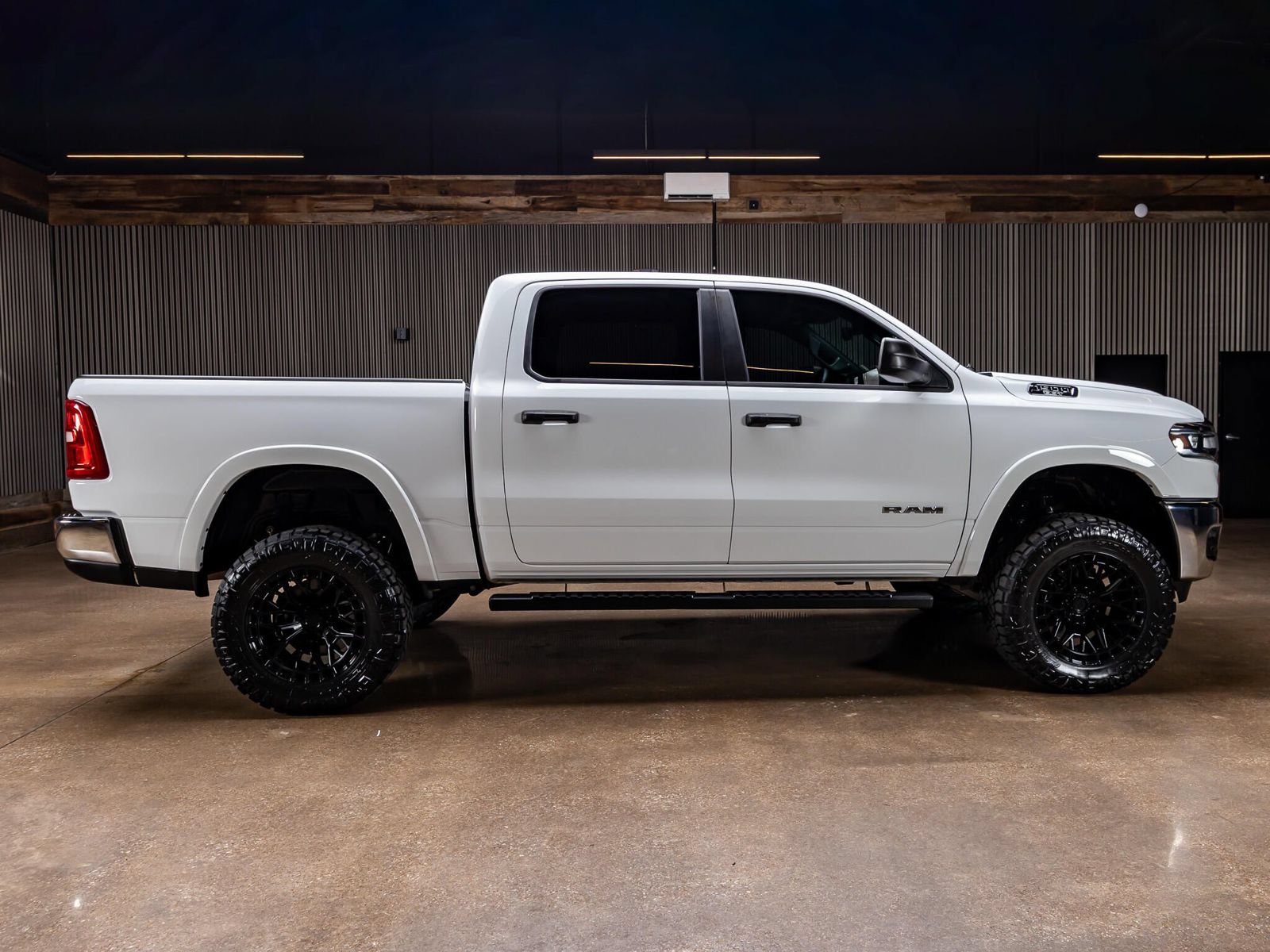 Used 2025 RAM 1500 Big Horn AWD/4WD image 11