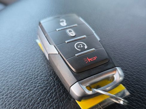 Used 2025 RAM 1500 Big Horn AWD/4WD image 32