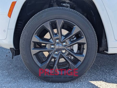 New 2026 Jeep Grand Cherokee L Limited AWD/4WD image 33