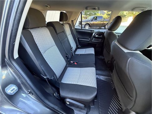 Used 2014 Toyota 4Runner SR5 AWD/4WD image 15