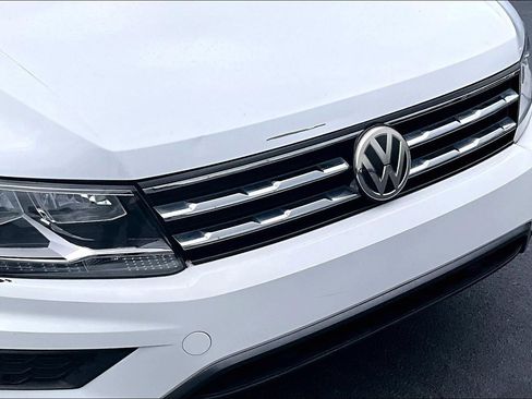 Used 2020 Volkswagen Tiguan SEL FWD image 34