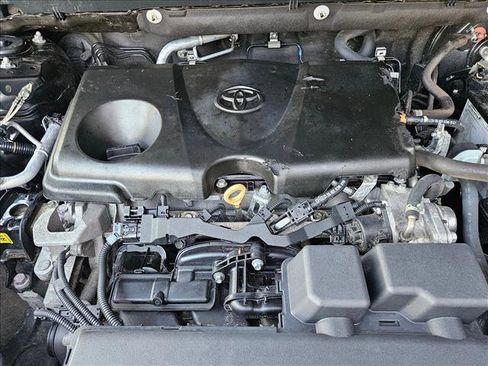 Used 2022 Toyota RAV4 XLE w/ Convenience Package AWD/4WD image 23