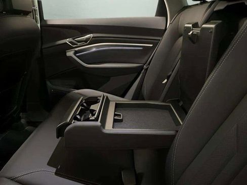 Used 2024 Audi Q8 e-tron Premium Plus w/ Premium Plus Package image 75