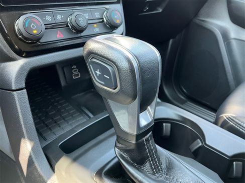 Used 2024 Ford Ranger Lariat w/ Advanced Towing Package image 38