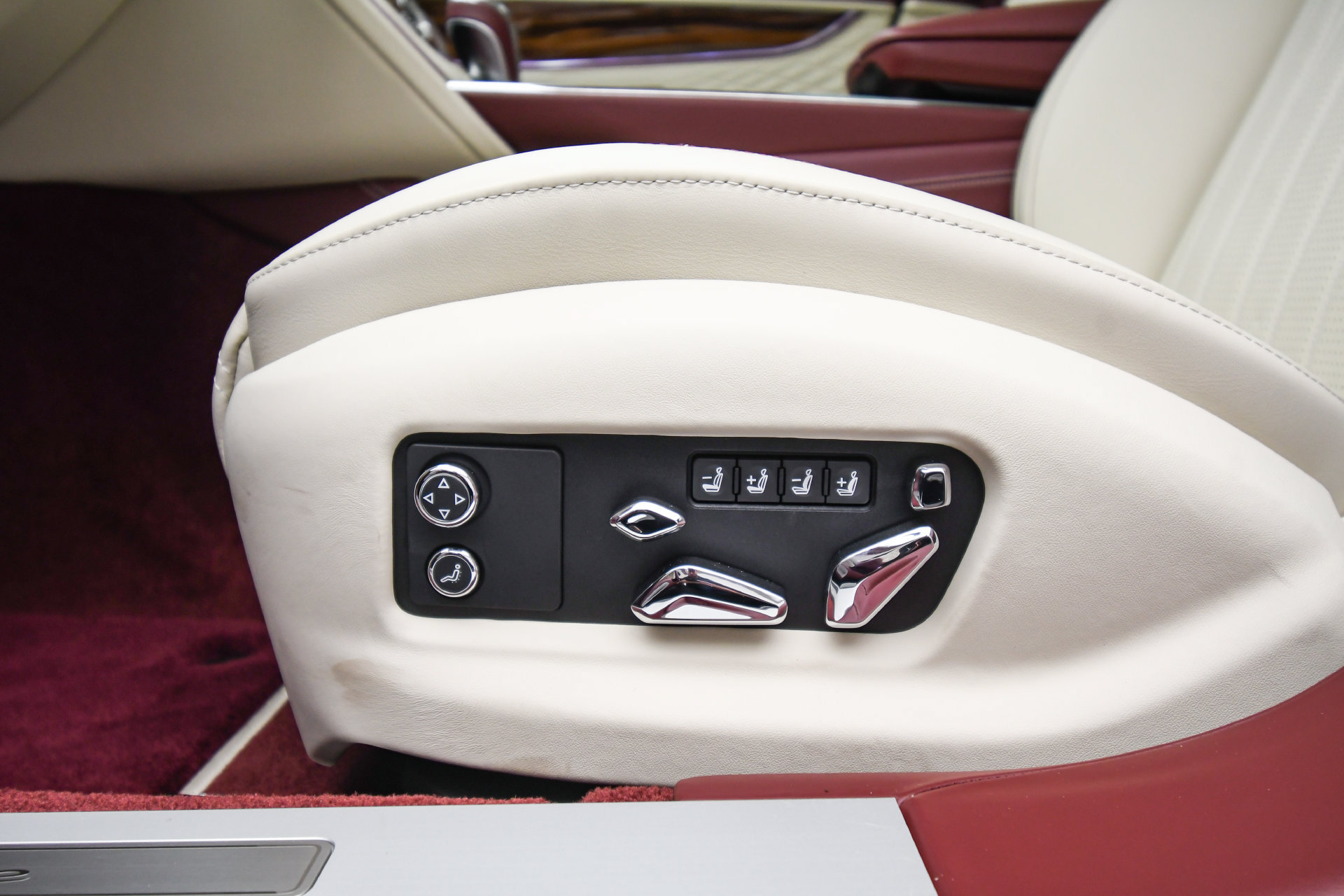 New 2026 Bentley Flying Spur V8 AWD/4WD image 39