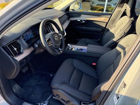 Used 2025 Volvo XC90 B6 Plus AWD/4WD image 19