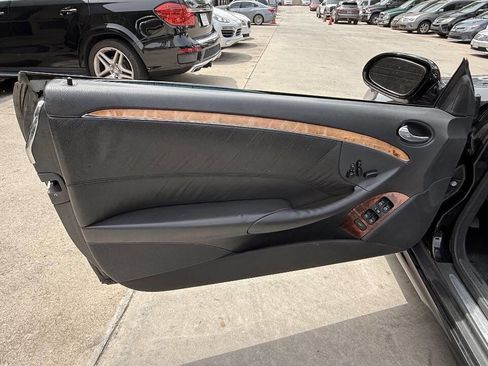 Used 2005 Mercedes-Benz CLK 500 Cabriolet image 32