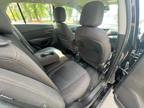 Used 2020 Chevrolet Trax LS FWD image 24