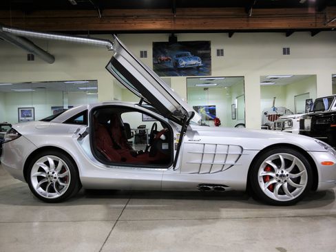 Used 2006 Mercedes-Benz SLR image 29