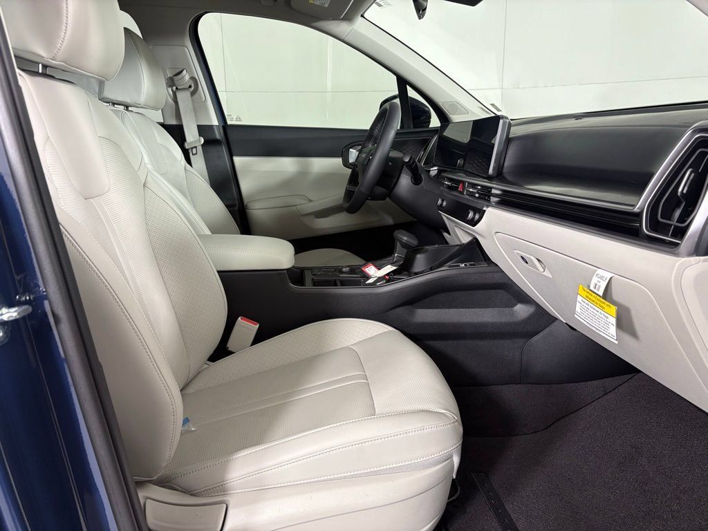 New 2026 Kia Sorento S w/ S Panoramic Sunroof Package FWD image 13