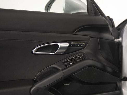 Used 2025 Porsche 718 Cayman image 11