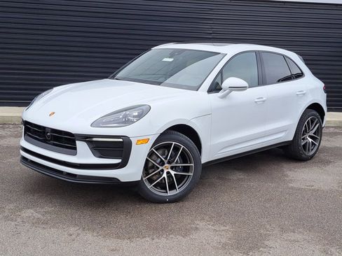 New 2026 Porsche Macan image 1