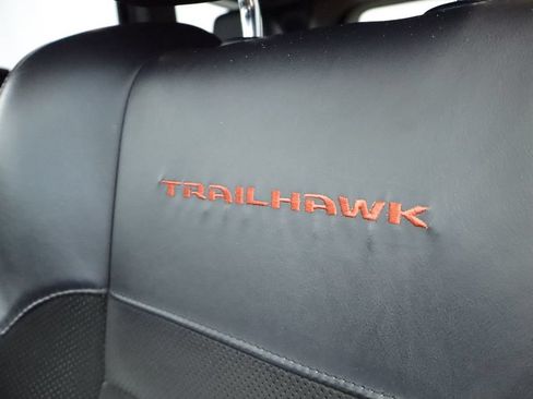 Certified 2017 Jeep Grand Cherokee Trailhawk w/ Trailhawk Luxury Group AWD/4WD image 25