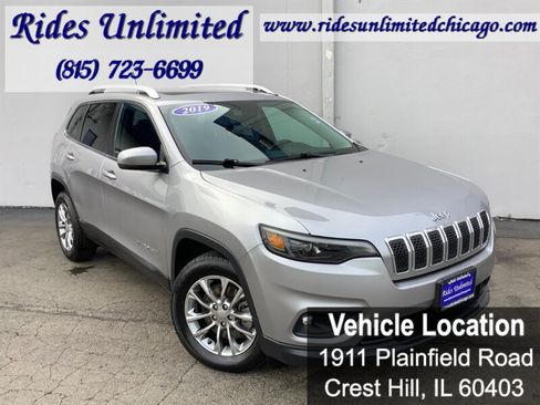 Used 2019 Jeep Cherokee Latitude Plus w/ Comfort/Convenience Group FWD image 9