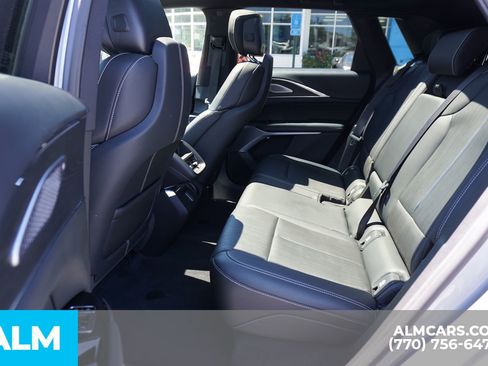 Used 2024 Cadillac Lyriq Luxury AWD/4WD image 23