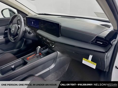 New 2026 Nissan Kicks SR w/ SR Premium Package FWD image 29