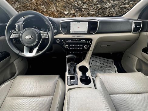 Used 2022 Kia Sportage EX w/ EX Technology Package image 15