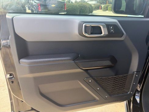 Used 2024 Ford Bronco Black Diamond image 4