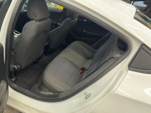 Used 2018 Chevrolet Cruze LS FWD image 8