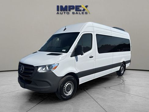 Used 2025 Mercedes-Benz Sprinter 2500 image 1