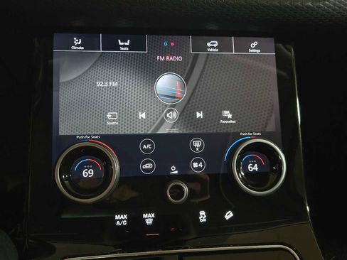 Used 2018 Land Rover Range Rover Velar S image 30