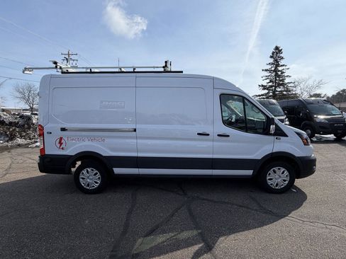 Used 2023 Ford E-Transit Medium Roof image 6