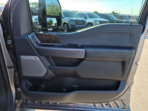 Used 2024 Ford F250 Lariat w/ Lariat Ultimate Package AWD/4WD image 38