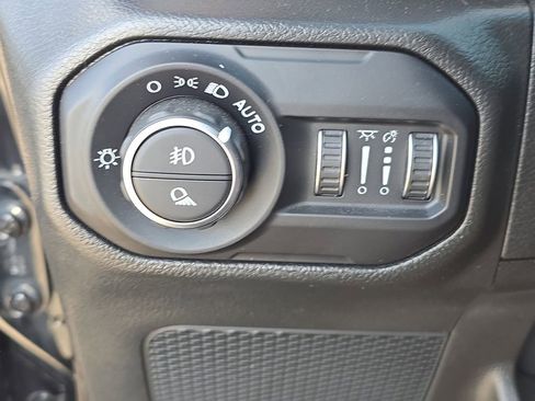 Used 2022 Jeep Gladiator Mojave w/ Trailer Tow Package image 18