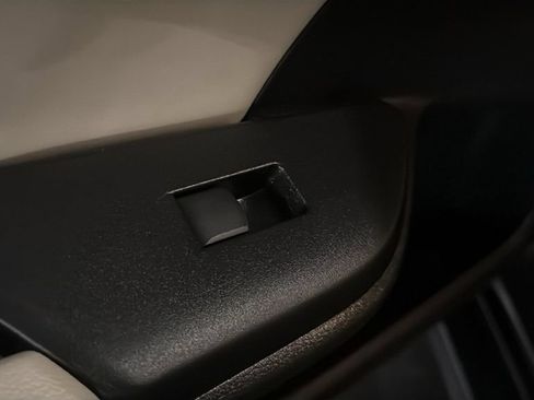 Used 2019 Honda Insight Touring image 16
